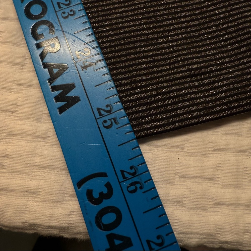 Lululemon Women’s Leggings Black/Gold Size Xs - Picture 8 of 9